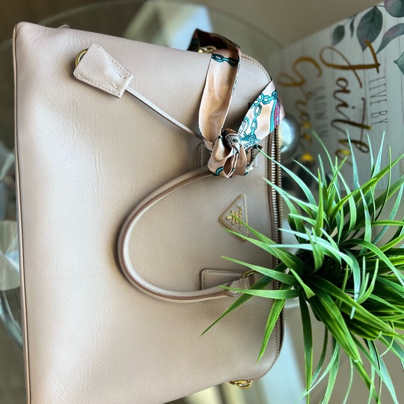 Prada Cammeo - Picture 6 of 9